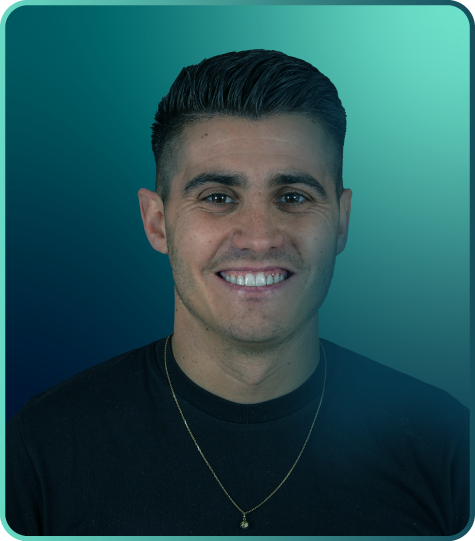 Photo de Quentin Da Veiga. Graphiste freelance, qui est responsable de l'atelier d'impression textile Thiers et Riom.